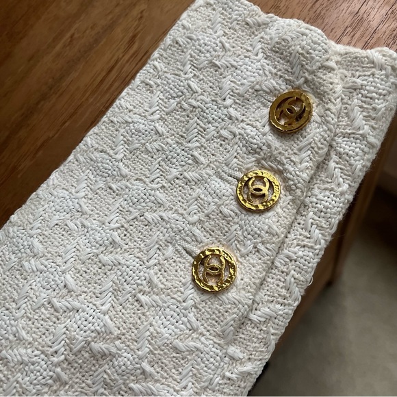 SOLD! 💔 Rare Vintage CHANEL 1993 SS Runway Tweed Cropped Jacket Blazer CC Logo - Picture 9 of 17